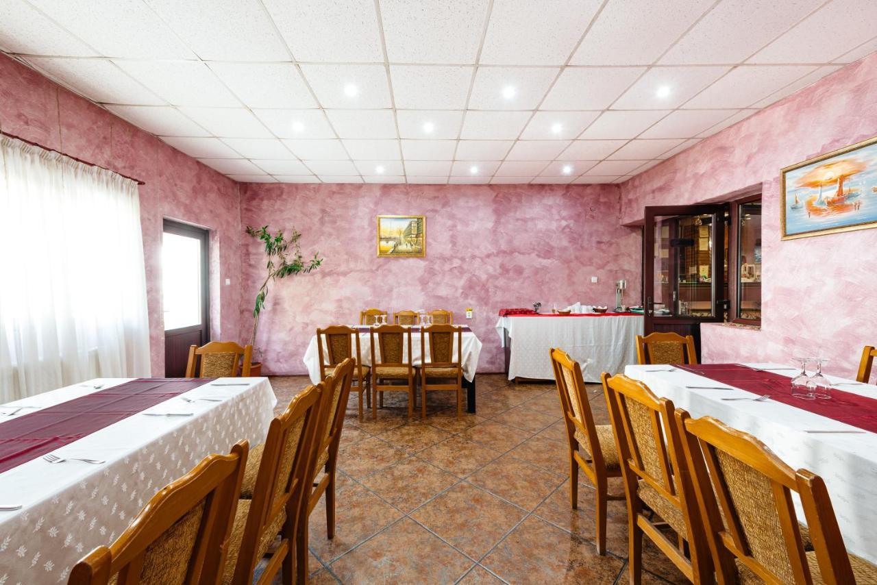 Pensiunea Casa Zanelor Floresti  Luaran gambar